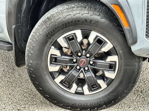 Used 2022 Nissan Frontier PRO-4X w/ Technology Package AWD/4WD image 10