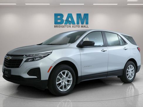 Certified 2022 Chevrolet Equinox LS AWD/4WD image 3