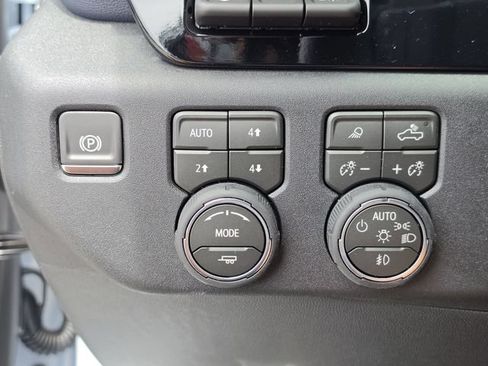 New 2026 Chevrolet Silverado 1500 High Country w/ Technology Package AWD/4WD image 32