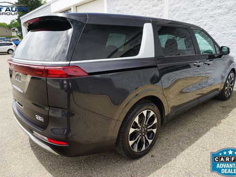 Used 2023 Kia Carnival EX FWD image 10