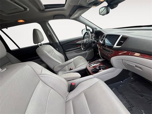 Used 2016 Honda Pilot Elite image 14