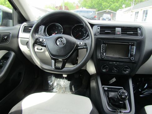 Used 2015 Volkswagen Jetta S FWD image 17