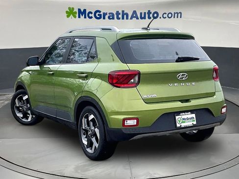 Used 2023 Hyundai Venue SEL FWD image 4