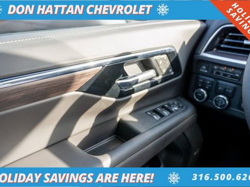 New 2025 Chevrolet Suburban Premier w/ Sun And Tow Package image 17