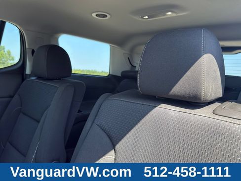 Used 2023 GMC Acadia SLE w/ Driver Convenience Package FWD image 30