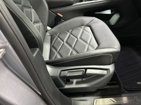 New 2025 Volkswagen Atlas SE image 32