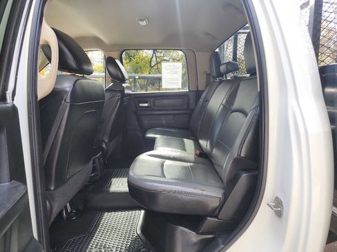 Used 2019 RAM 5500 Tradesman w/ Chrome Appearance Group image 29