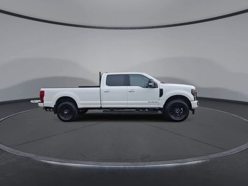 Used 2022 Ford F250 Lariat w/ Black Appearance Package image 9