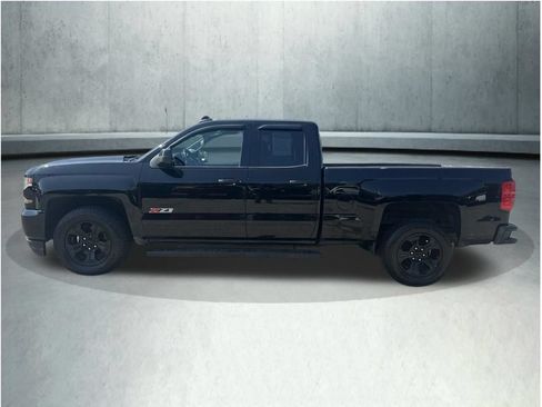 Used 2018 Chevrolet Silverado 1500 LT w/ Midnight Edition AWD/4WD image 2