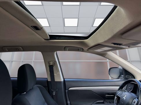 Used 2016 Mitsubishi Outlander AWD image 20