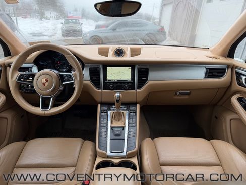 Used 2015 Porsche Macan Turbo image 23