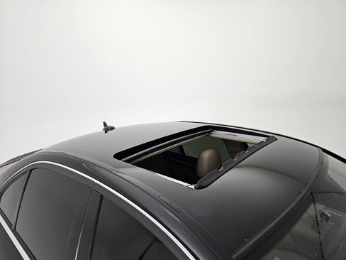 Used 2014 Mercedes-Benz C 250 Sedan image 28