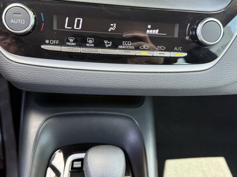 Certified 2025 Toyota Corolla LE FWD image 20