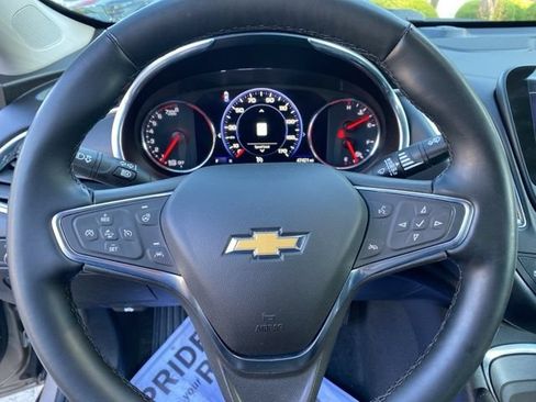 Used 2024 Chevrolet Malibu LT FWD image 9
