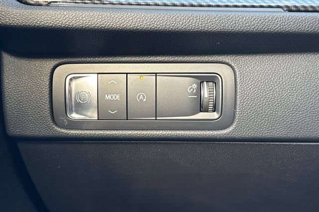 New 2026 Chevrolet Traverse High Country FWD image 39