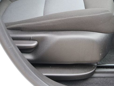 Used 2025 Chevrolet Blazer LT image 10