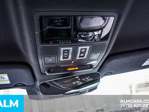 Used 2023 Land Rover Defender 110 X-Dynamic SE image 33