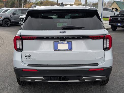 New 2026 Ford Explorer Active w/ Active Comfort Package image 10