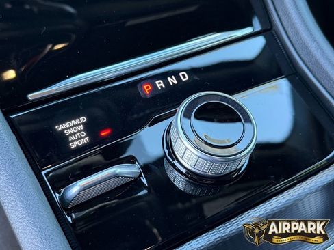 Used 2025 Jeep Grand Cherokee L Limited w/ Luxury Tech Group II image 15