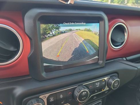 Used 2023 Jeep Wrangler Rubicon w/ Cold Weather Group AWD/4WD image 27