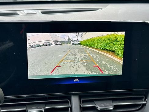 Used 2025 Chevrolet Trax LT w/ Driver Confidence Package image 27