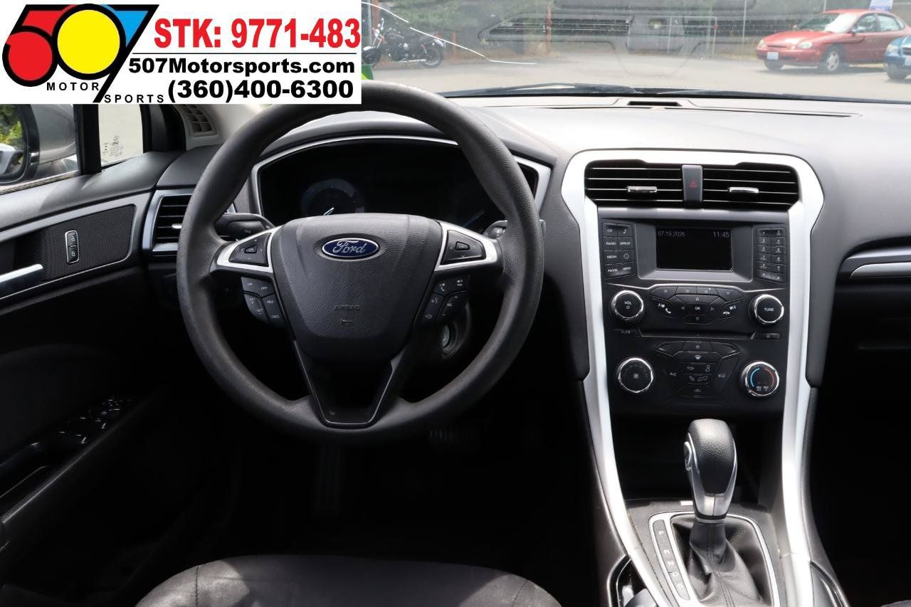 Used 2014 Ford Fusion SE FWD image 17