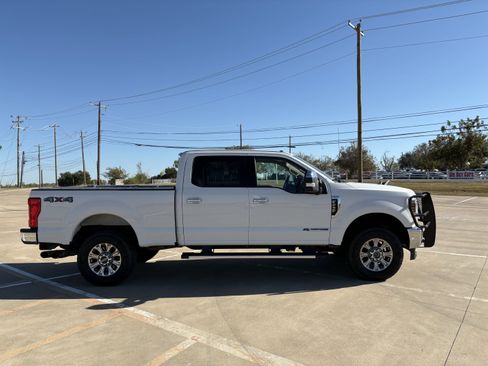Used 2019 Ford F250 XLT w/ XLT Premium Package image 6