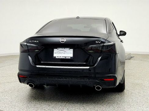 Used 2023 Nissan Altima 2.5 SV w/ SV Premium Package FWD image 6