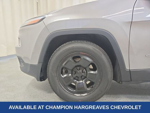 Used 2016 Jeep Cherokee Sport w/ Safety Group image 42