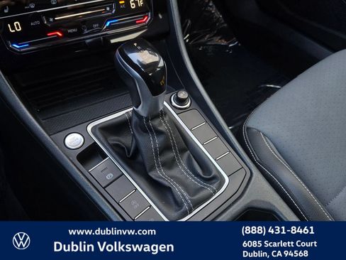 Certified 2025 Volkswagen Jetta SE FWD image 18
