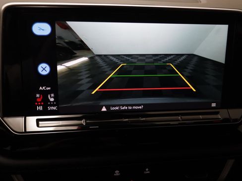 Used 2024 Volkswagen Atlas Cross Sport SE image 9