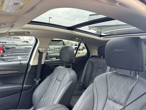 Used 2023 Buick Envision Avenir image 19
