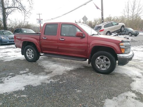 Used 2011 GMC Canyon SLE image 1