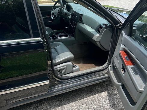 Used 2005 Jeep Grand Cherokee Limited image 8