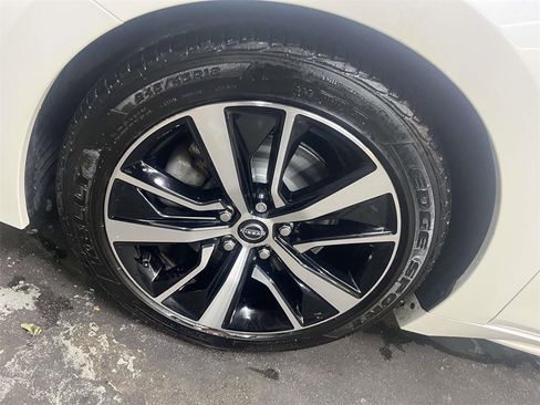 Used 2023 Nissan Maxima SV w/ Floor Mat Group image 10