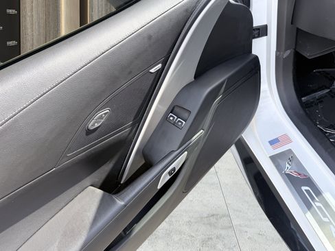 Used 2017 Chevrolet Corvette Stingray Coupe w/ Carbon Flash Badge Package image 23