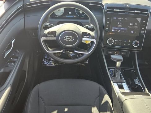 Used 2024 Hyundai Tucson SE FWD image 14