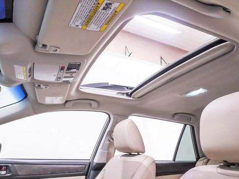 Used 2018 Subaru Outback 3.6R Limited image 10