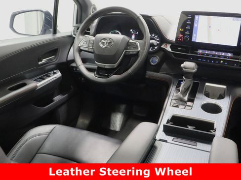 Used 2023 Toyota Sienna XSE image 35