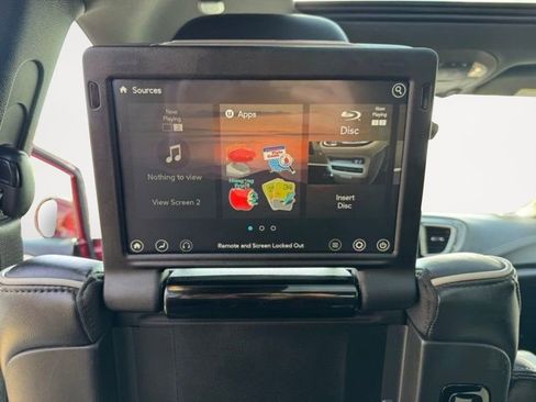 Used 2020 Chrysler Pacifica Limited w/ Advanced Safetytec Group FWD image 9