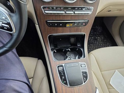 Used 2022 Mercedes-Benz GLC 300 4MATIC image 10
