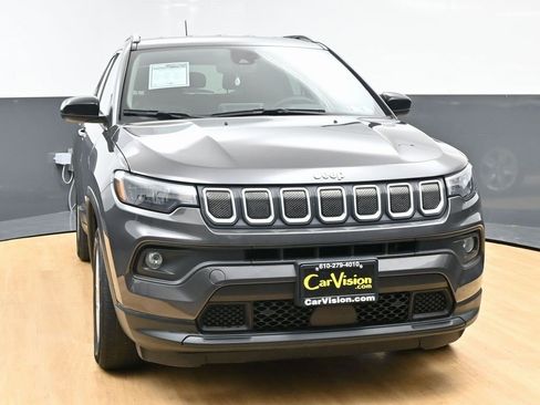 Used 2022 Jeep Compass Latitude image 4