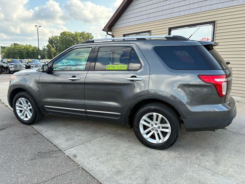 Used 2015 Ford Explorer XLT w/ Equipment Group 202A AWD/4WD image 8