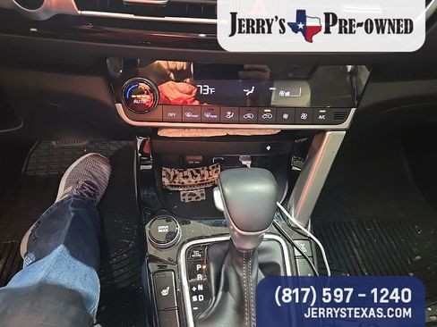 Used 2021 Kia Seltos SX w/ SX Sunroof Package image 11