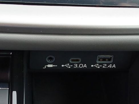 Used 2025 Subaru Outback Premium image 14