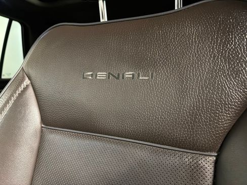 Used 2022 GMC Yukon Denali AWD/4WD image 28