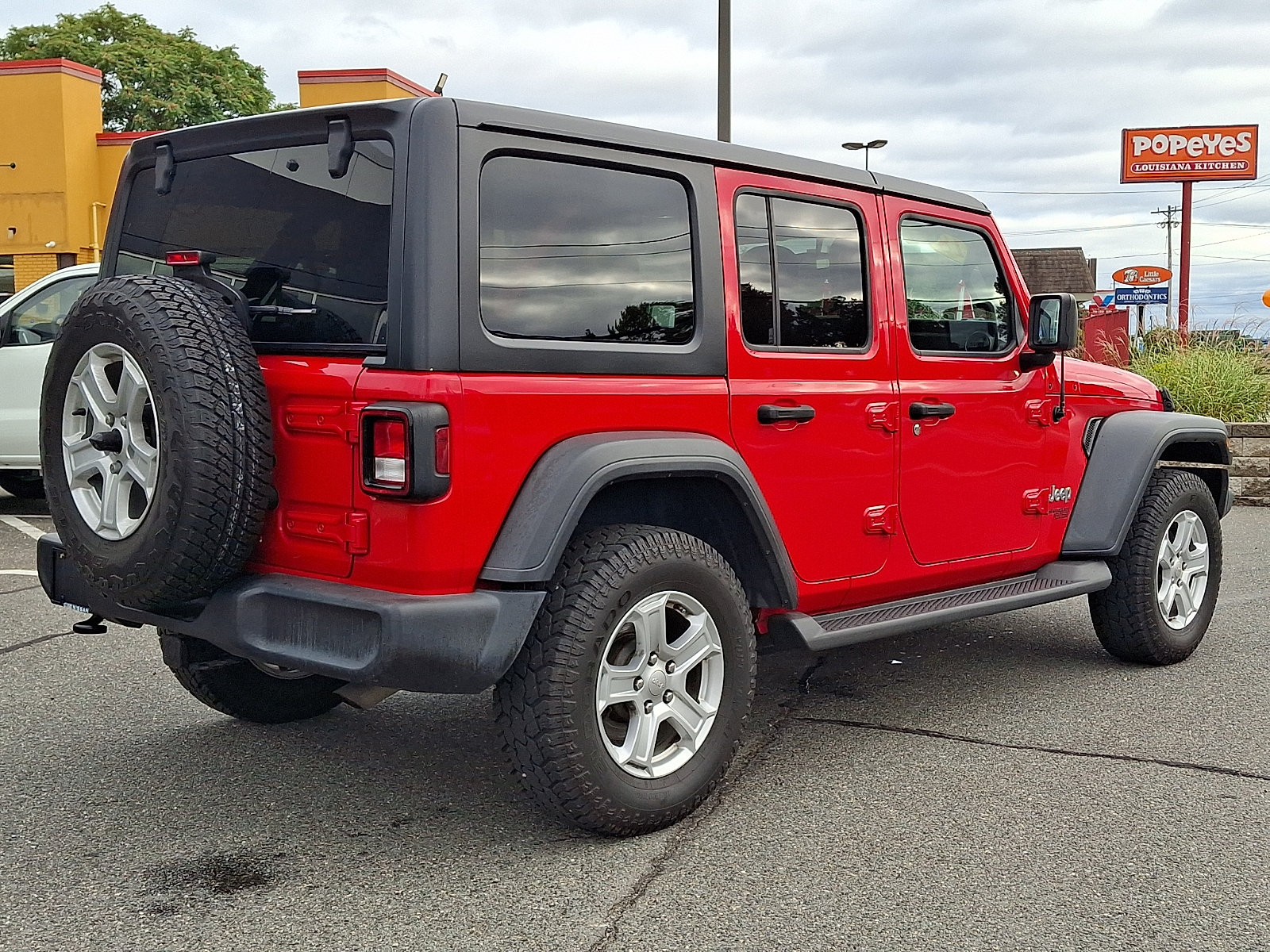 Used 2018 Jeep Wrangler Unlimited Sport S AWD/4WD image 7
