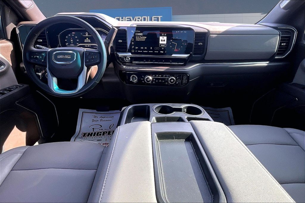 Used 2024 GMC Sierra 1500 SLT w/ X31 Off-Road Package AWD/4WD image 9