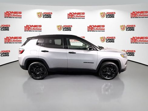 Used 2023 Jeep Compass Latitude w/ Convenience Group AWD/4WD image 15