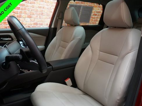 Used 2022 Nissan Rogue SV w/ SV Premium Package image 10